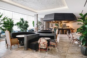 Lobby sitting area - The LINE Hotel (Los Angeles)