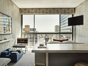 Hypoallergeen beddengoed, donsdekens, een kluis op de kamer, een bureau