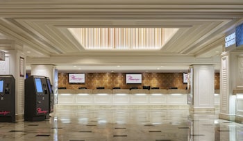 Hotel entrance and lobby at Flamingo Las Vegas Hotel & Casino
