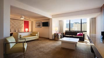 Camera | Materassi a doppio strato, una cassaforte in camera, una scrivania