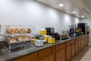 Desayuno continental incluido todos los días 