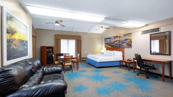 Suite, 1 King Bed, Non Smoking, Microwave