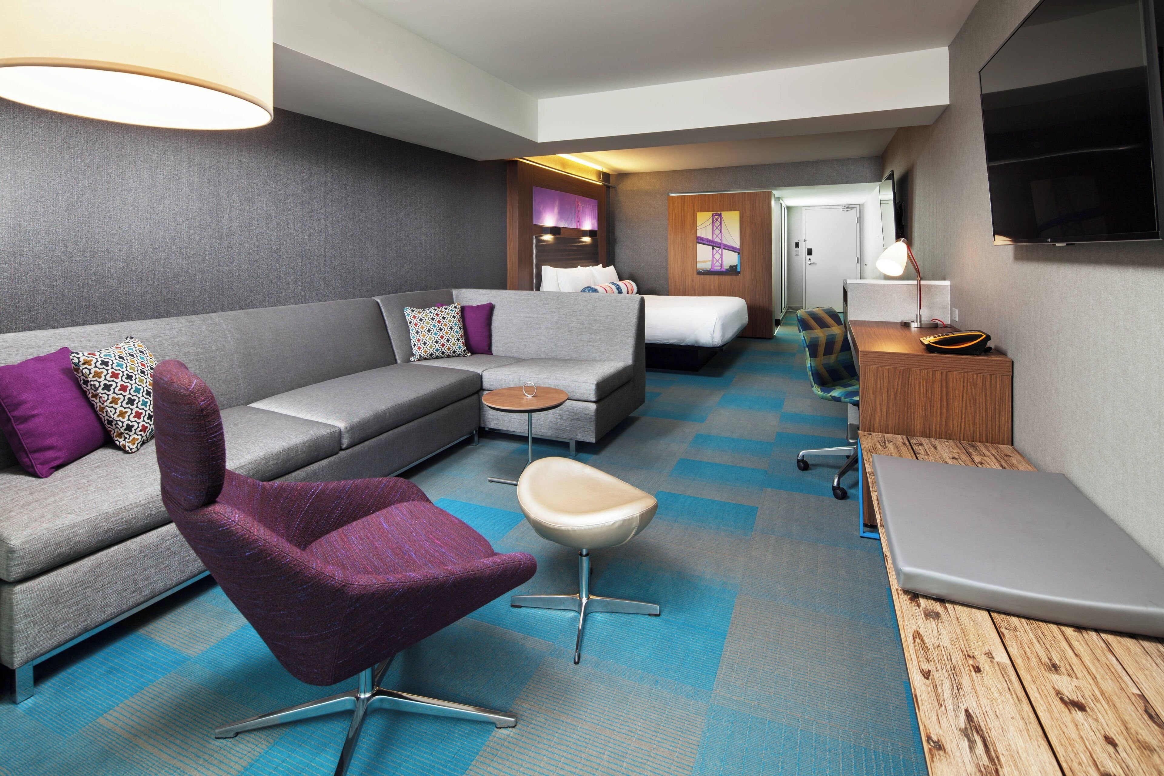 suite, 1 king bed | premium bedding, in-room safe, desk, laptop workspace