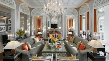 Svit Royal | 1 sovrum, sängtillbehör av högsta kvalitet, duntäcken och minibar