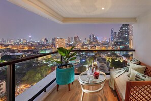 Mandarin, Room, 1 King Bed | Balcony view