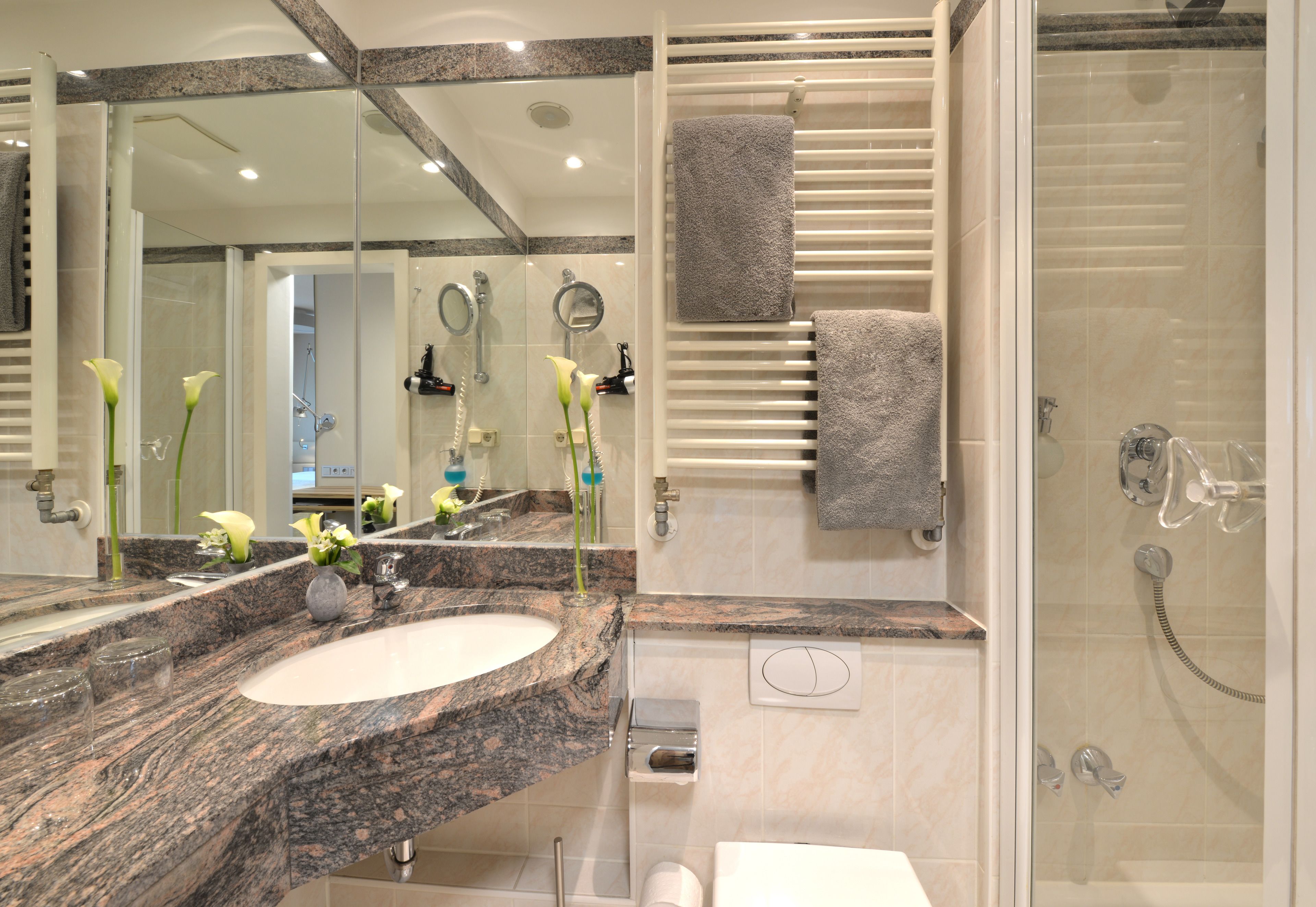 single room | bathroom | free toiletries, hair dryer, towels