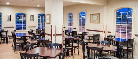 Frokost på farten er inkludert hver dag