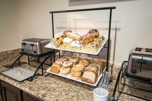 Desayuno para llevar gratuito y diario