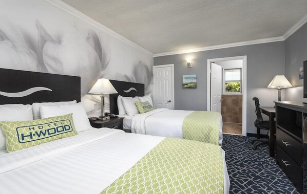 Iron/ironing board, free WiFi - Comfort Inn Near Hollywood Walk of Fame (Hollywood)