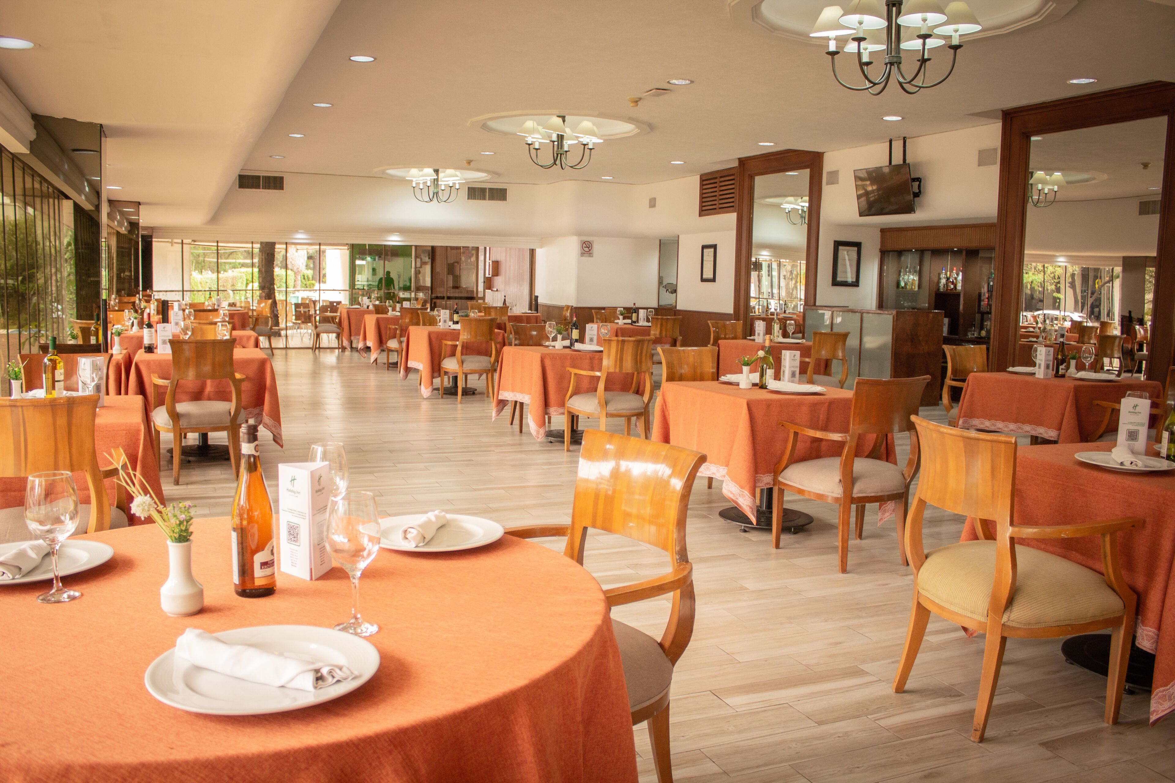 Se sirven desayunos, comidas, cenas y cocina internacional 