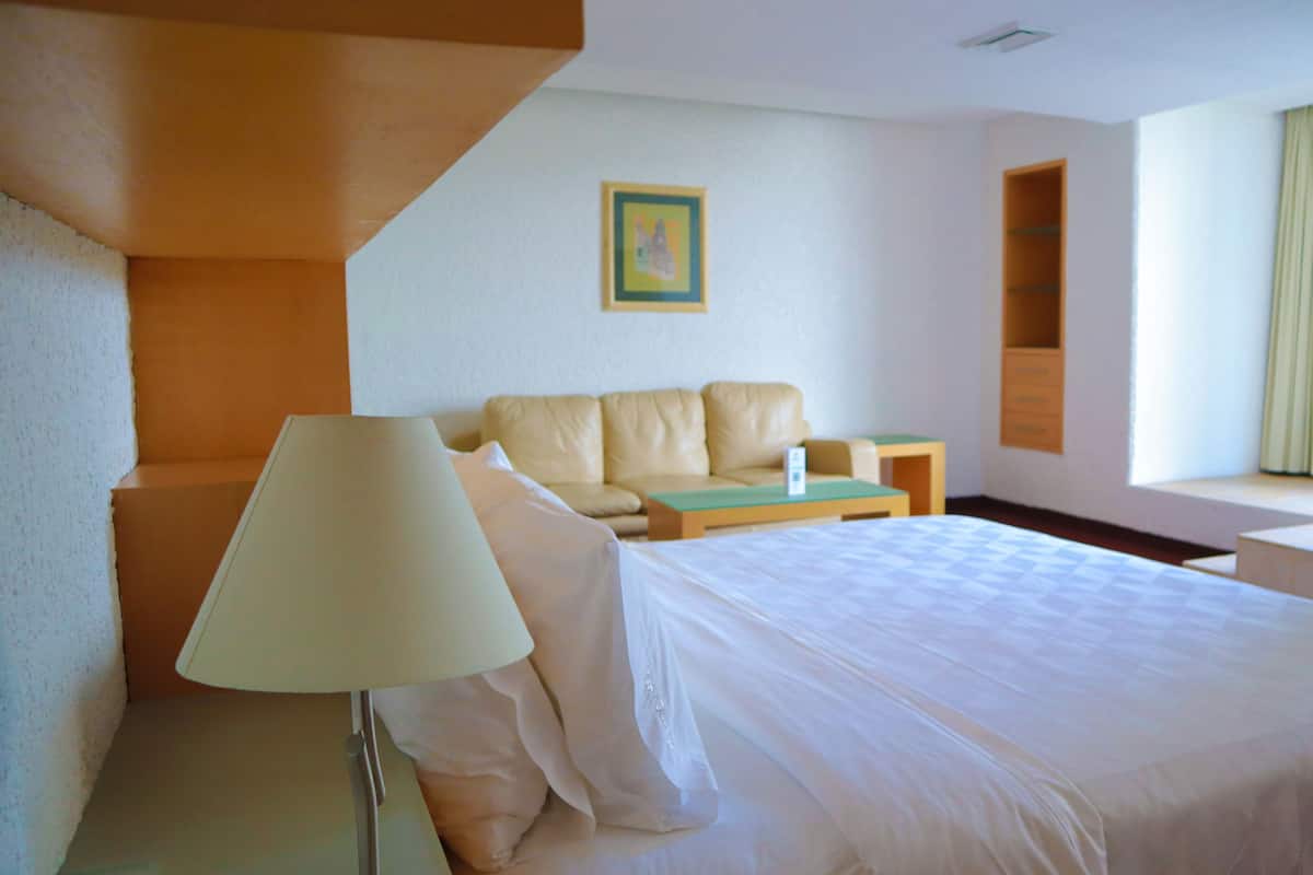 Suite, 1 King Bed | In-room safe, desk, laptop workspace, iron/ironing board