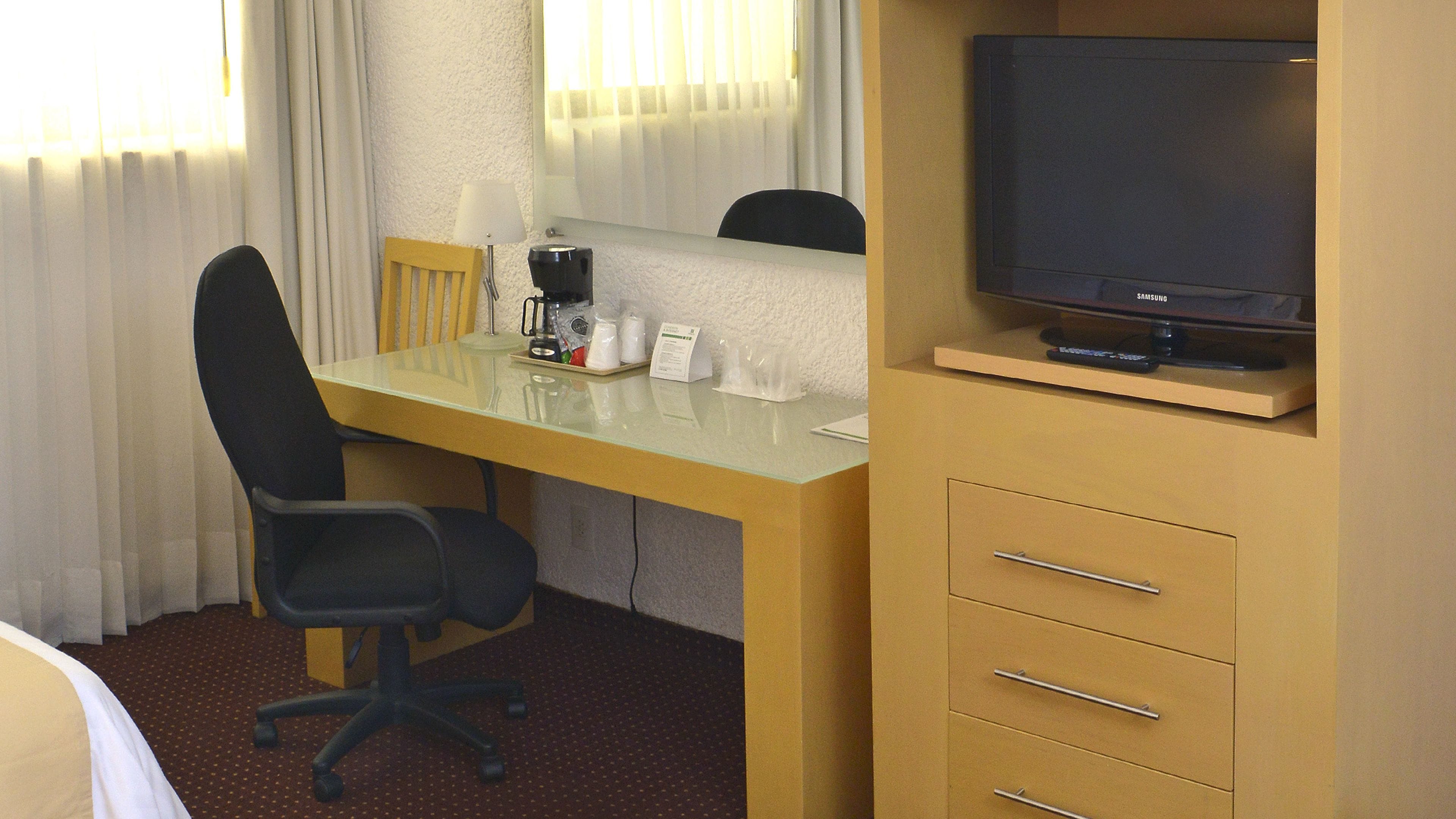 1 bedroom, in-room safe, desk, laptop workspace