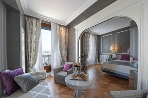 Minibar, in-room safe, free WiFi, bed sheets - Hotel Savoia & Jolanda (Venice)