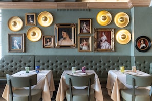Breakfast, lunch and dinner served - Hotel Savoia e Jolanda, WorldHotels Elite (Venice)