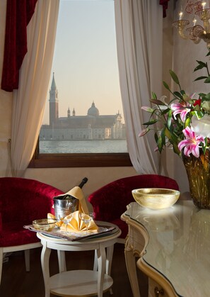 View from room - Hotel Savoia & Jolanda (Venice)