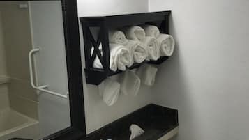 Combined shower/tub, deep soaking tub, free toiletries, hair dryer