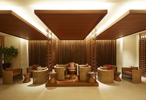 Couples treatment rooms, sauna, hot tub, steam room, body treatments