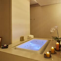 Couples treatment rooms, sauna, hot tub, steam room, body treatments