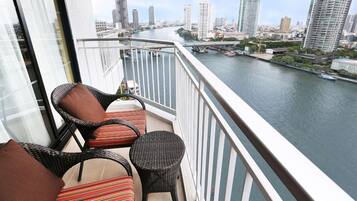 Minibar, in-room safe, desk, laptop workspace