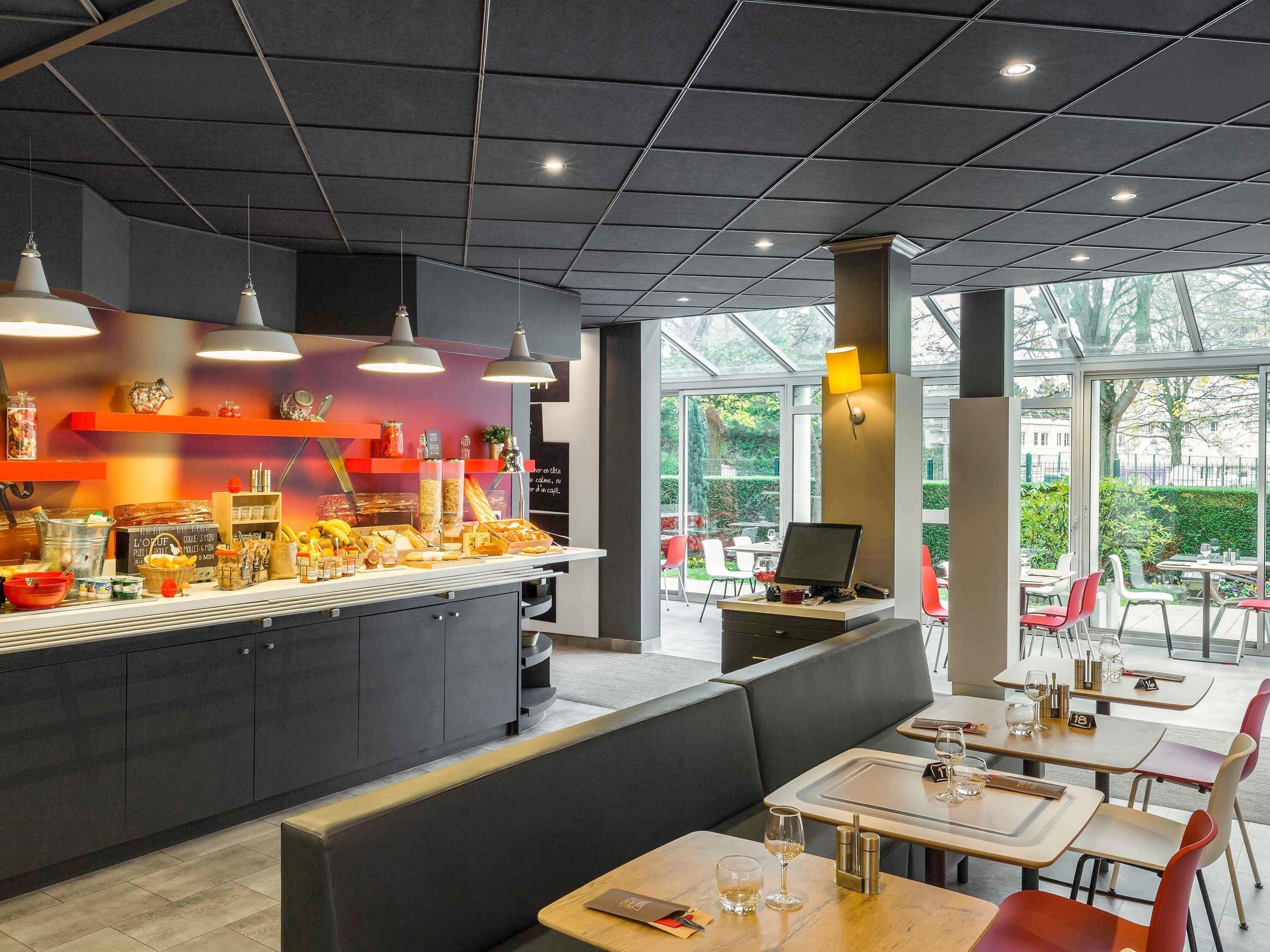Petit déjeuner buffet servi tous les jours en supplément