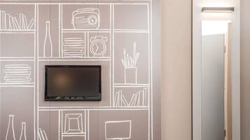 Standard Room, 1 Double Bed | Premium bedding, desk, laptop workspace, blackout drapes