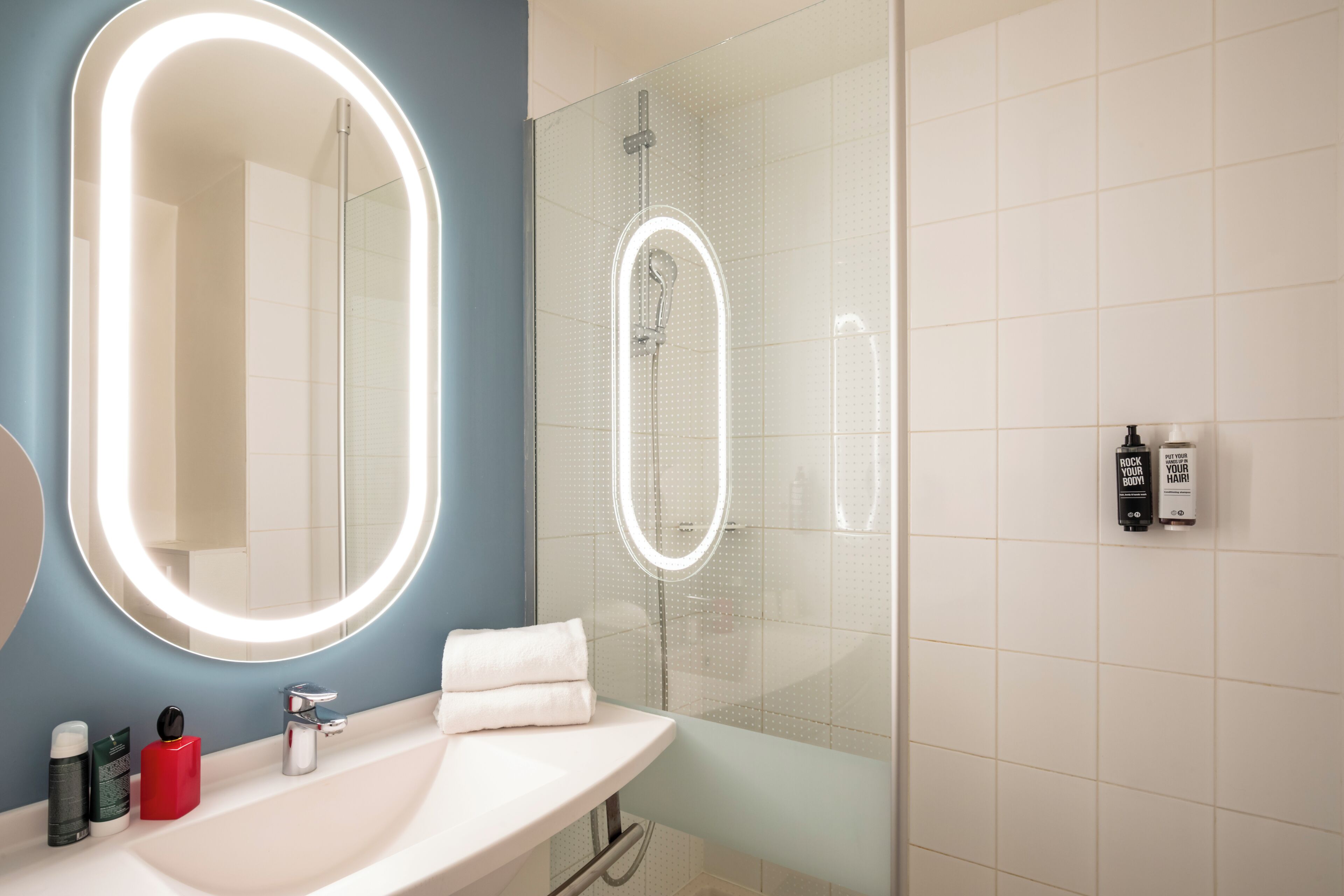 Standard Room, 1 Double Bed | Bathroom | Shower, eco-friendly toiletries, hair dryer, towels