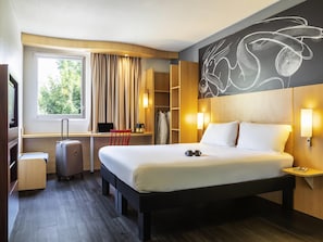 Premium Room, 1 Double Bed (Forest view) | Premium bedding, desk, laptop workspace, blackout curtains