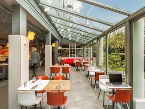 Morgenmadsbuffet hver dag (13.90 EUR pr. person)