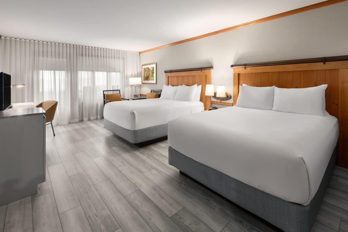 Room, 2 Queen Beds, Non Smoking, Patio (Water View)