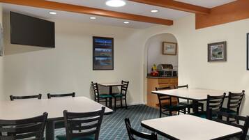 Café da manhã continental grátis todos os dias