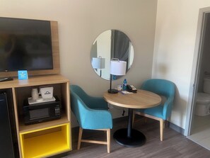 Deluxe Room, 2 Queen Beds, Non Smoking | Living area