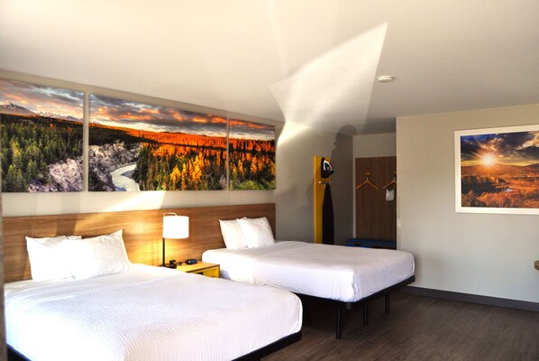 Deluxe Room, 2 Queen Beds, Non Smoking