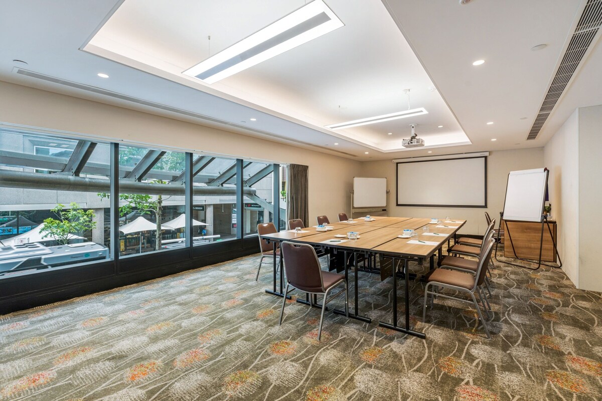Holiday Inn Perth City Centre by IHG