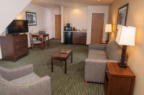 Living area | 39-inch LCD TV with satellite channels, TV, streaming services