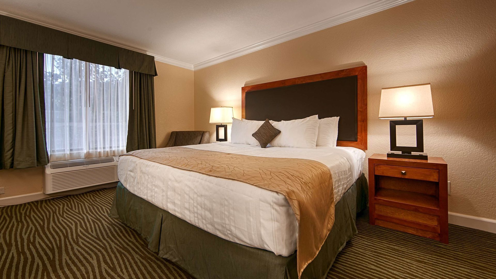 Pillowtop beds, in-room safe, desk, laptop workspace
