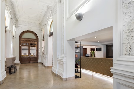 Reception. Hotel Rathauspark Wien - Handwritten Collection (Eröffnung 2026)