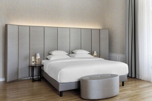 Junior Suite, 1 King Bed | Premium bedding, in-room safe, individually decorated, desk - Hotel Rathauspark Wien - Handwritten Collection (Eröffnung 2026) (Vienna)