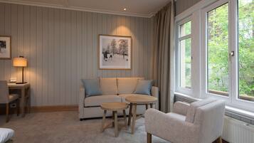 Family Room (Four) | Soundproofing, bed sheets