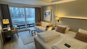 Superior Double Room, 1 King Bed | Soundproofing, bed sheets