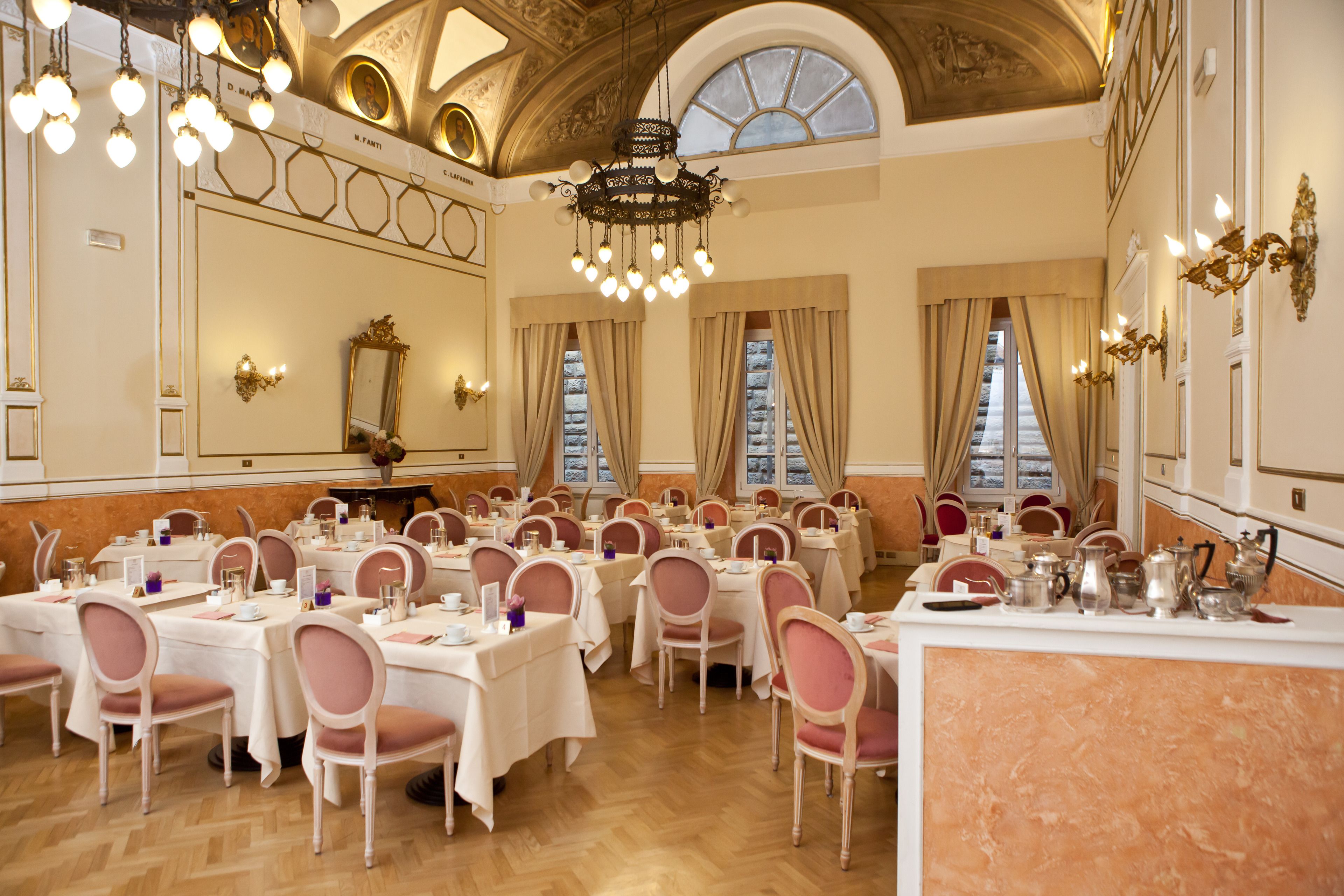 Tägliches inbegriffenes Frühstücksbuffet