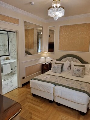Family Duplex, 2 Bedrooms | Bathroom | Rainfall showerhead, designer toiletries, hair dryer, bathrobes - Bernini Palace (Florence)