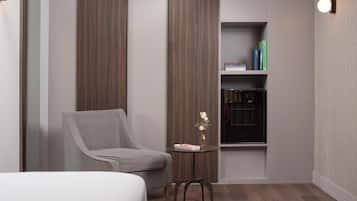 Minibar, in-room safe, desk, laptop workspace