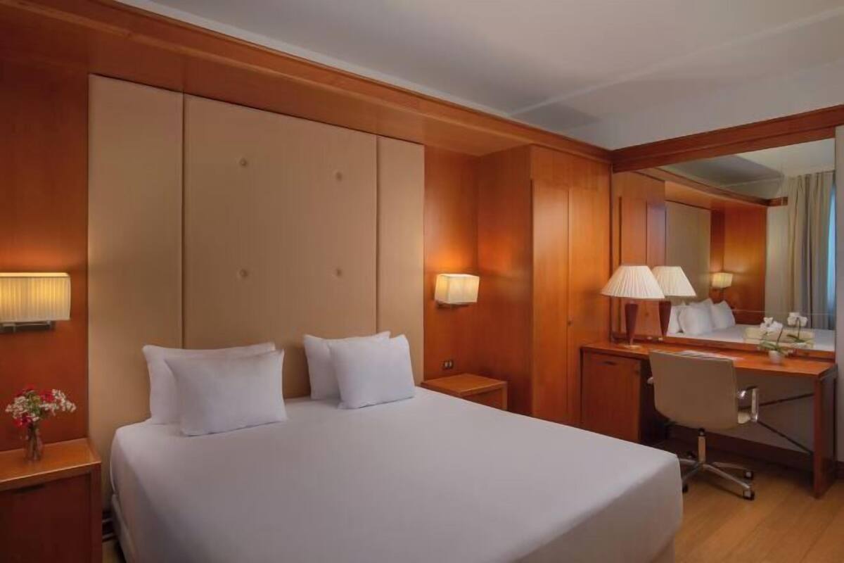 Minibar, in-room safe, desk, laptop workspace