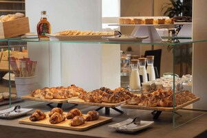 Daily buffet breakfast for a fee