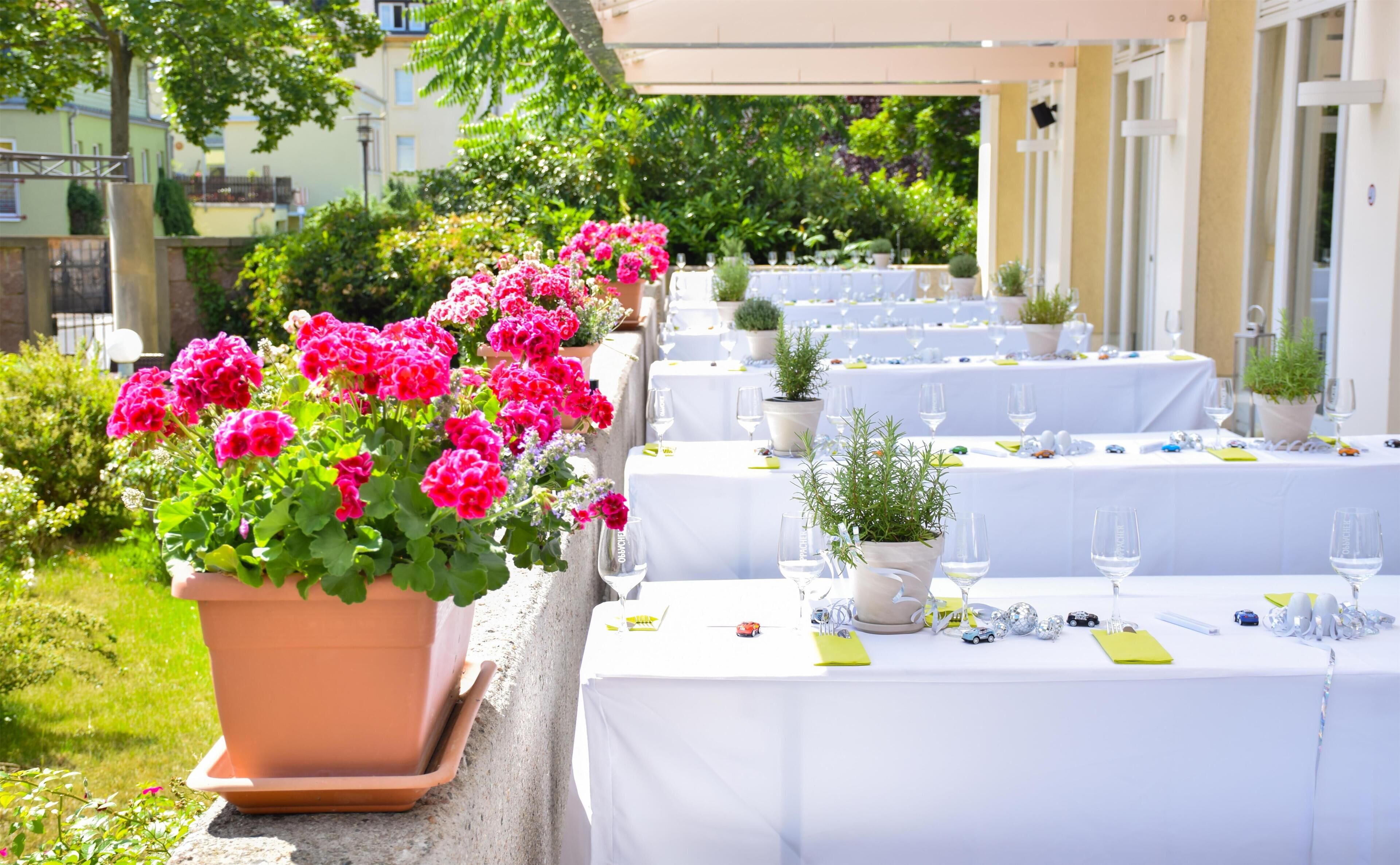 2 Restaurants; Frühstück, Mittagessen und Abendessen werden serviert