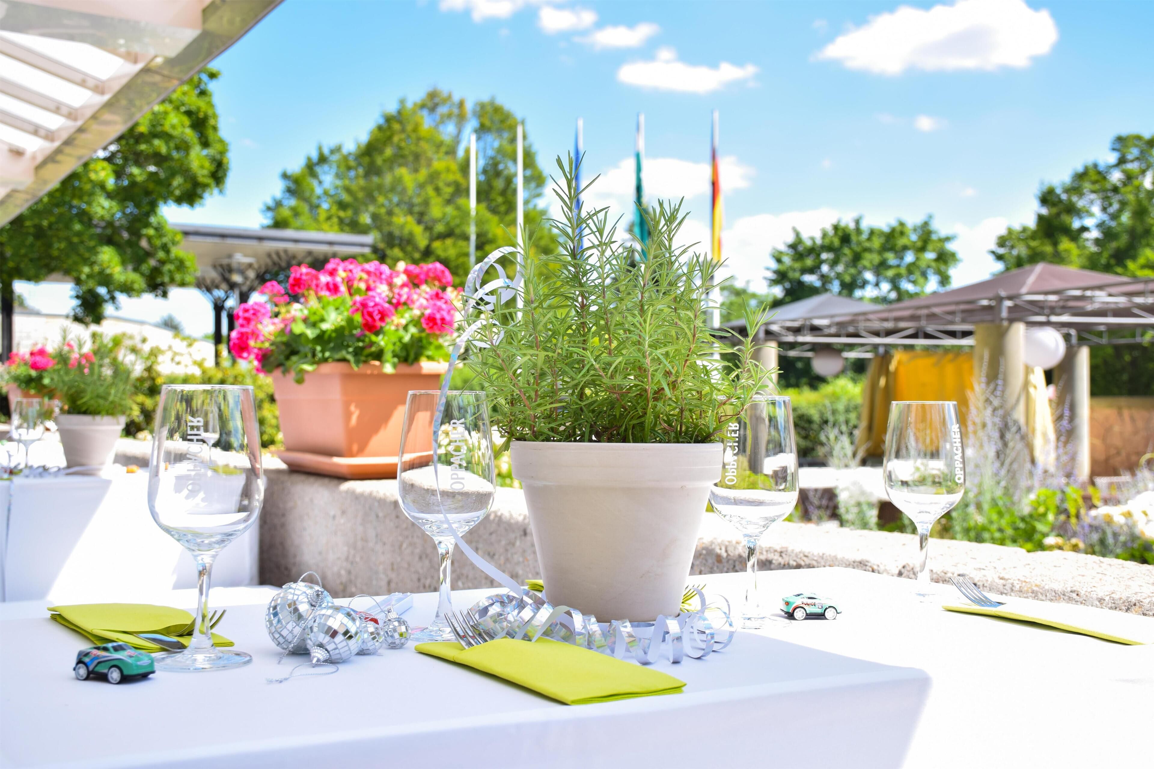 2 Restaurants; Frühstück, Mittagessen und Abendessen werden serviert