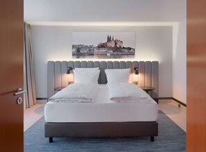 Hypo-allergenic bedding, in-room safe, desk, laptop workspace - Radisson Blu Park Hotel & Conference Centre (Radebeul)