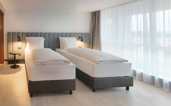 Suite, 2 Bedrooms (main building) | Hypo-allergenic bedding, in-room safe, desk, laptop workspace - Radisson Blu Park Hotel & Conference Centre (Radebeul)