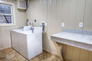 Laundry room - Motel 6 Waxahachie, TX (Waxahachie)