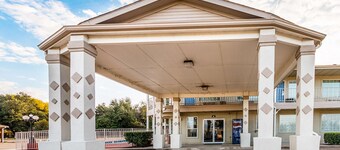 Motel 6 Waxahachie, TX